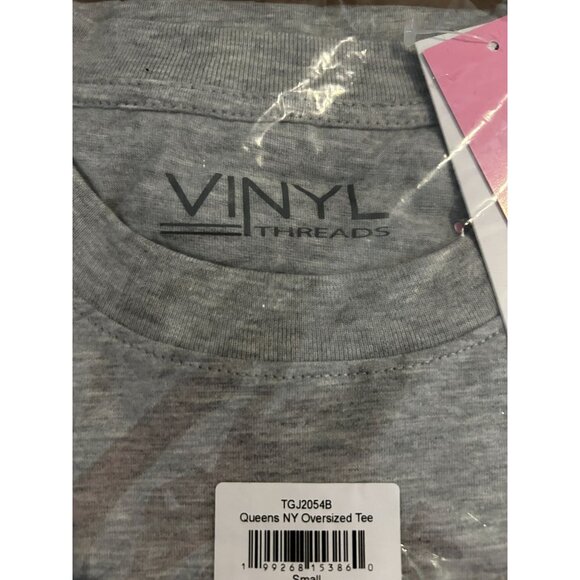 NEW Women's Queens NY Oversized Short Sleeve Graphic T-Shirt - Light Gray S - Picture 3 of 4